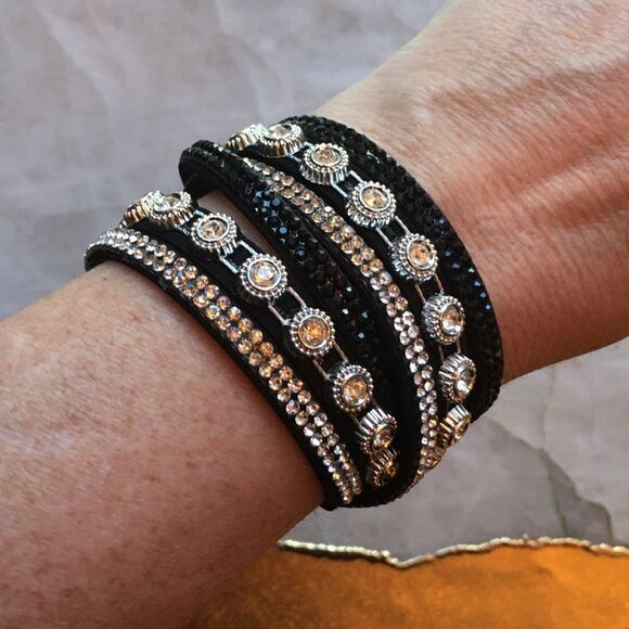 BLACK LEATHER Crystal Wrap n Snap Bracelet! - Picture 1 of 8
